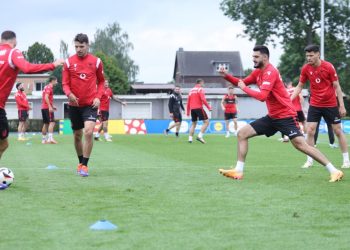 Kuqezinjtë përgatiten për përballjen vendimtare ndaj Spanjës në Euro 2024