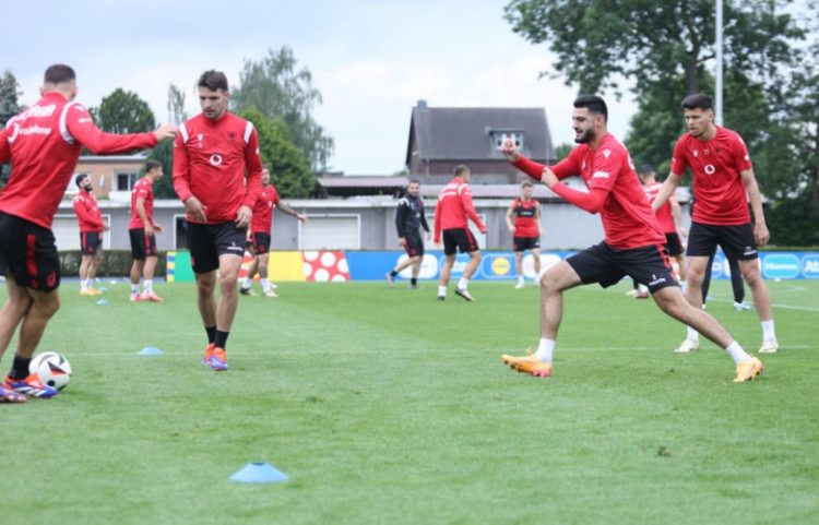 Kuqezinjtë përgatiten për përballjen vendimtare ndaj Spanjës në Euro 2024