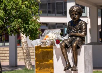 Osmani për Leotrimin: Qëndrojmë me familjen e tij dhe çdo familje të lënduar nga humbja e fëmijëve