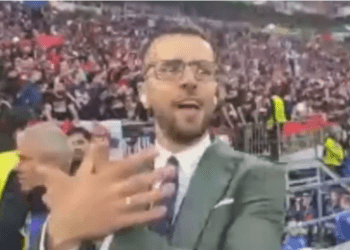 Bëri shqiponjën me duar para tifozëve serbë, UEFA përjashton nga Europiani gazetarin shqiptar