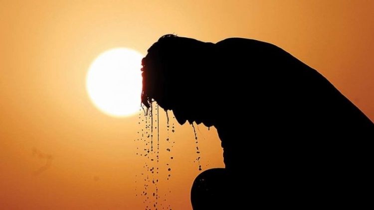 Çfarë është goditja nga dielli? Simptoma?