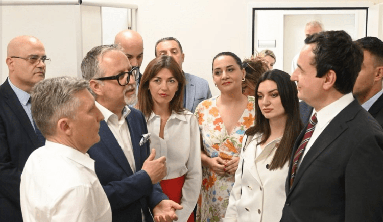 Ministrja Haxhiu: Në dhomat e Gjinekologjisë s’do të vendosen më shumë se dy lehona