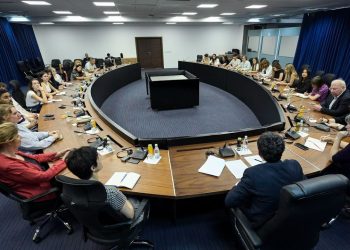 Kurti mirëpriti studentë nga Amsterdam University College