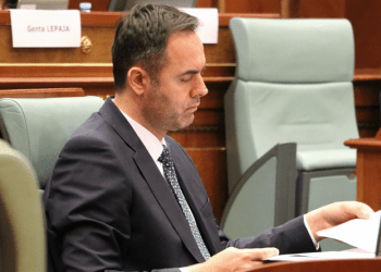 Glauk Konjufca padit Natyra Kuçin e PSD-së për shpifje