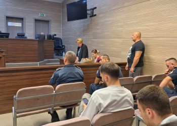 Serbi i akuzuar për kr*ime lufte në Prizren nuk pranon fajësinë, seanca përcillet me tensione