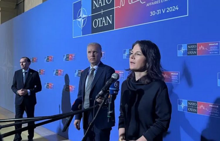 NATO heq kufizimet e armëve për Ukrainën