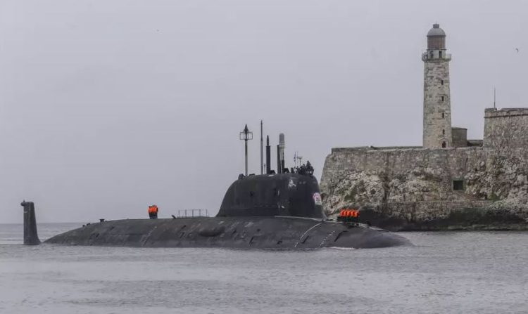 Anijet ruse 90 milje larg SHBA, Pentagoni dërgon nëndetëset bërthamore në Kubë