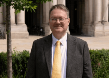 Nickolas Abbott emërohet ambasador i Britanisë së Madhe në Shqipëri