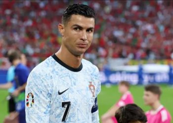 “Dyshuesit e tij nga fazat e grupeve e kanë gabim”: Enrique mbështet Ronaldon për të heshtur kritikët