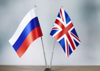 Rusia u ndalon hyrjen disa figurave britanike