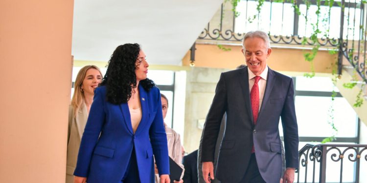 Tony Blair e falënderon Osmanin për mikpritjen dhe dhuratën