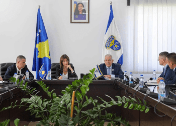 Ministrat Sveçla dhe Haxhiu vizituan Policinë e Kosovës