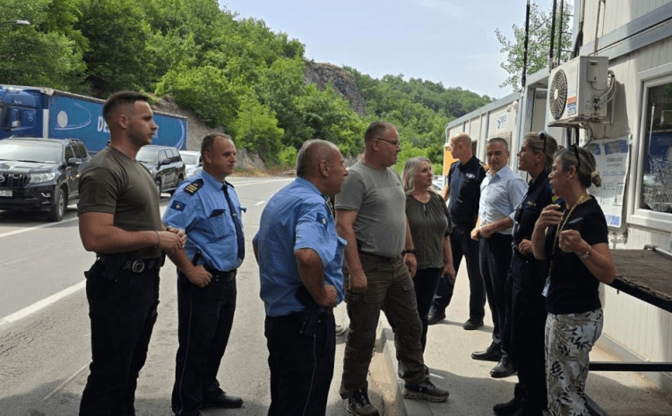 Drejtori i Policisë së Kosovës Gazmend Hoxha, vizitoi zyrtarët policorë në veri të vendit