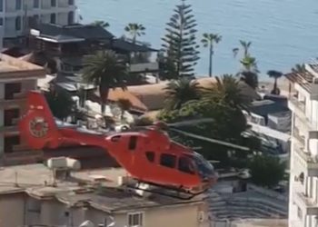 Dyshohet se ka pirë mbidozë ilaçesh, 2-vjeçari transportohet me helikopter drejt Tiranës