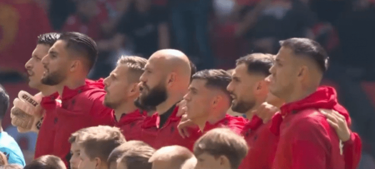 Moment emocionues, ja si oshtin stadiumi nga himni kombëtar i Shqipërisë (Video)