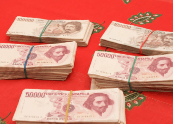 NDODH DHE KËSHTU/ I fshehu gjyshi në pakot e makaronave, mbesat gjejnë thesarin pas 20 vitesh