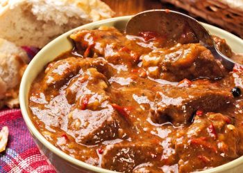 Jahnia e traditës e shëndetshme e shije në tryezë