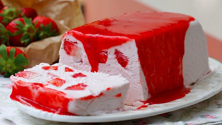 Kasatë e freskët me fruta, shije fantastike