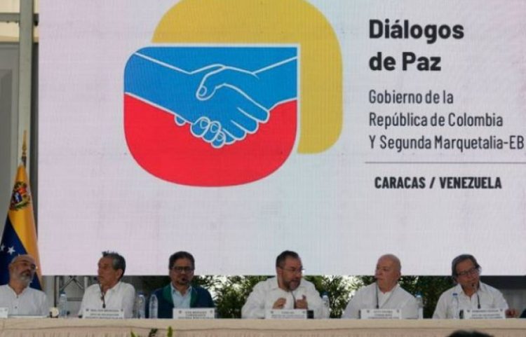 Kolumbi: Grupi rebel pranon armëpushimin