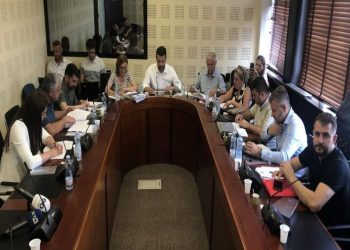 Procedohet në seancë në Kuvend projektligji për KPM-në, opozita kundër