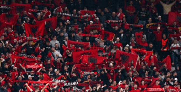 ‘Kuqezinjtë’ pushtojnë ‘Signal Iduna Park’, mbi 50 mijë shqiptarë të pranishëm për sfidën ndaj Italisë