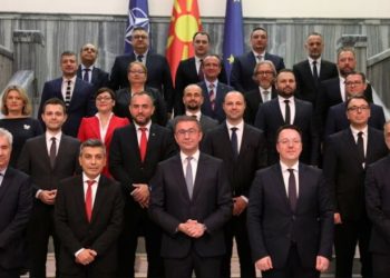 Çka fitojnë shqiptarët nga qeveria e re në Maqedoni të Veriut?