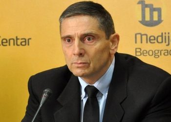 Sandulloviq: Vuçiq i njëjtë si Millosheviqi, mbanë afër Radoiçiqin