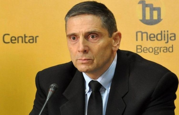 Sandulloviq: Vuçiq i njëjtë si Millosheviqi, mbanë afër Radoiçiqin