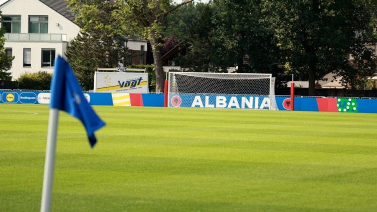 Stërvitja e parë e Kombëtares shqiptare në Gjermani, një lojtar me probleme