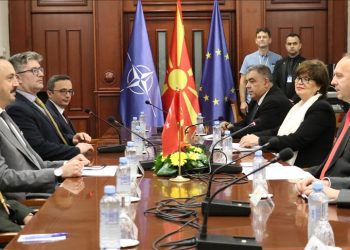 Maqedoni e Veriut/ Kryeparlamentari Afrim Gashi takoi ambasadorin turk Fatih Ulusoy