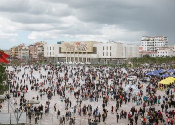 Për 10 vjet, Shqipëria ka mbi 400 mijë banorë më pak