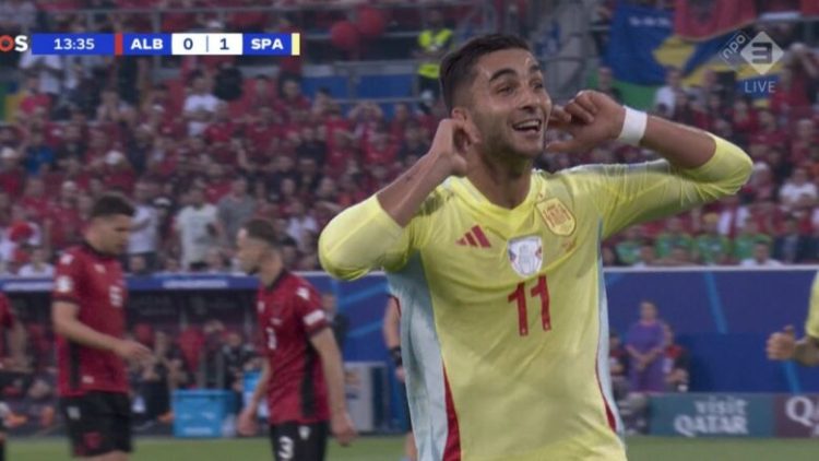 Spanja kalon në epërsi me golin e Ferran Torres
