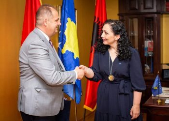 Osmani uron kryetarin e ri të Ulqinit, i premton mbështetje për shqiptarët