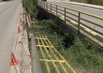 Dëmtohet ura mbi Lumin Shkumbin në Tetovë