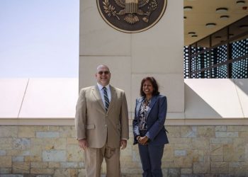 Hovenier e pret zëvendësshefen e re të misionit të ambasadës së ShBA-së, Anu Prattipati