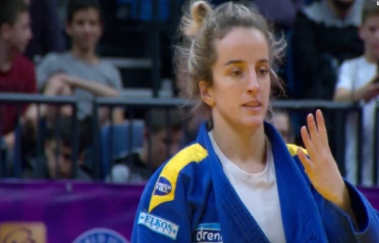 Distria Krasniqi fiton medaljen e argjendtë në Paris