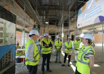 Ambasadori i BE-së viziton vend-punishten e fakultetit të ri të Shkencave Matematike-Natyrore të financuar nga BE-ja