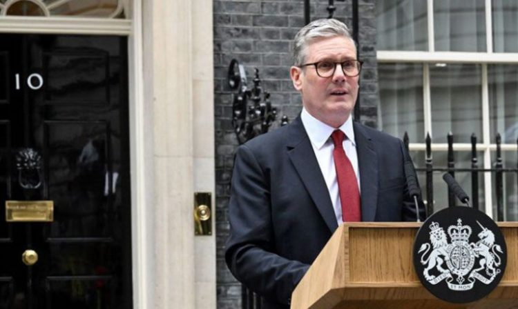 Britani, Starmer i jep fund skemës së dëbimit të emigrantëve në Ruandë