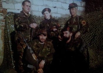 Kryeministri Kurti përkujton dëshmorin e kombit Indrit Cara në përvjetorin e tij të lindjes