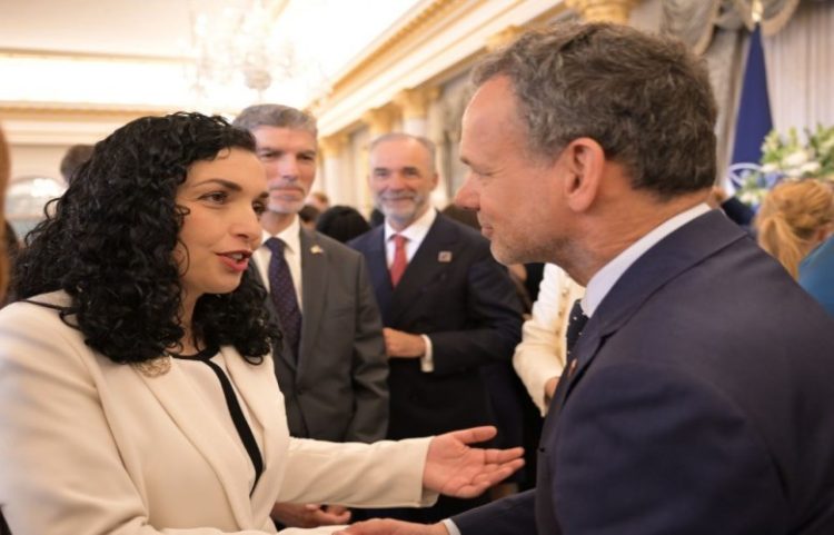 Osmani uron ministrin e MPJ-së të Holandës: Kemi angazhime të përbashkëta