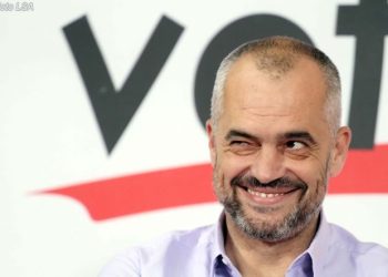 48 mijë analfabetë në Shqipëri, 21 mijë nga ta persona me aftësi të kufizuar