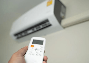 Pse gjumi me kondicionerin ndezur është gabim i madh dhe duhet shmangur?