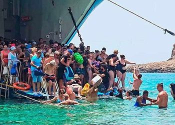 Turistë apo refugjatë? Do të shkonin në plazhin e ëndrrave, por iu kthehet në makth