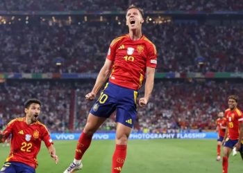 Adios Francë, Spanja në finale