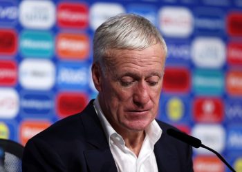 Deschamps refuzon të diskutojë të ardhmen e tij në Francë pas eliminimit nga Spanja