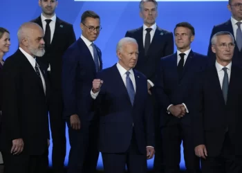 NATO premton “rrugë të pakthyeshme” për anëtarësimin e Ukrainës