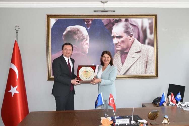 Kurti: Izmiri, aty ku gjetën strehë shumë shqiptarë pas terrorit të Serbisë