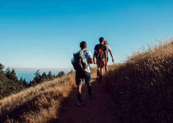 Dëshironi të humbni yndyrën e barkut? Praktikoni këtë zakon