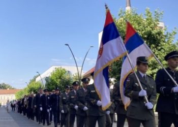 Ushtria serbe marshon nëpër Prijedor pa lejen e Presidencës së Bosnjës