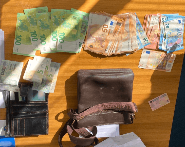 E gjeti çantën me 7500 euro në Viti, qytetari e dorëzon në polici